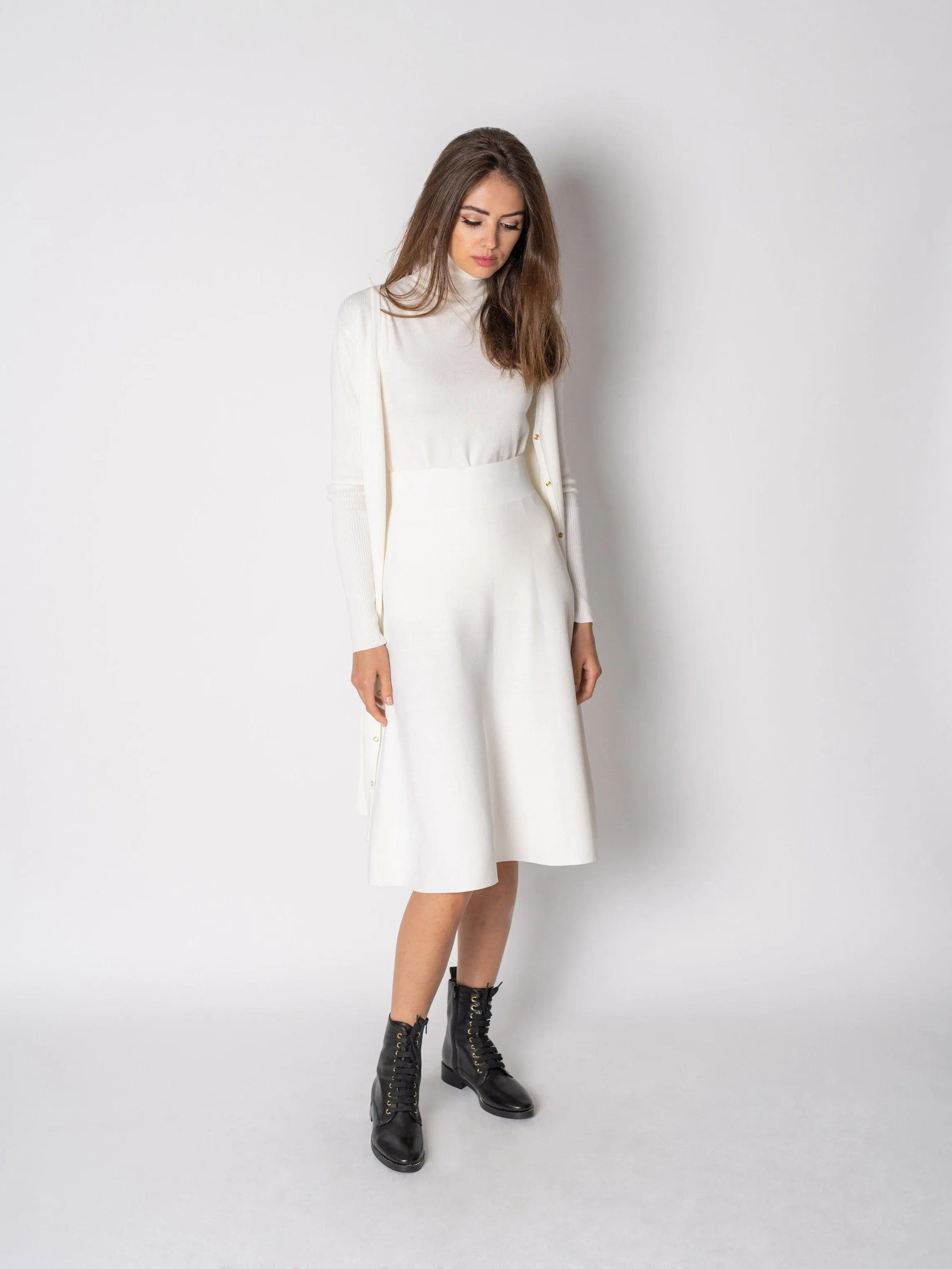 BASIC SLEEVELESS TURTLENECK-IVORY