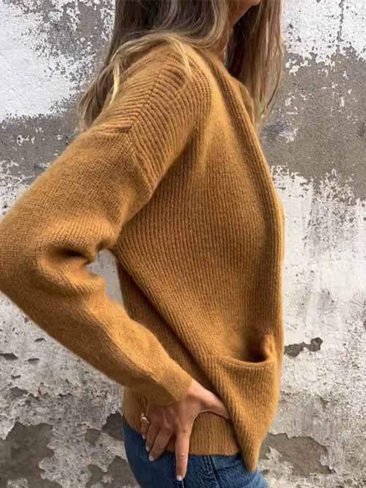 Cotton Zip-Up Cardigan with Round Neck – Timeless Versatile Elegance for Cool Days