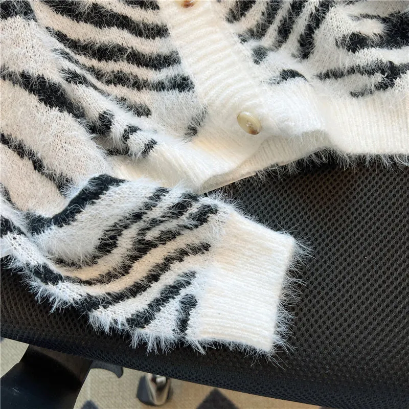 Zebra-stripe Embroidery Soft Cardigan
