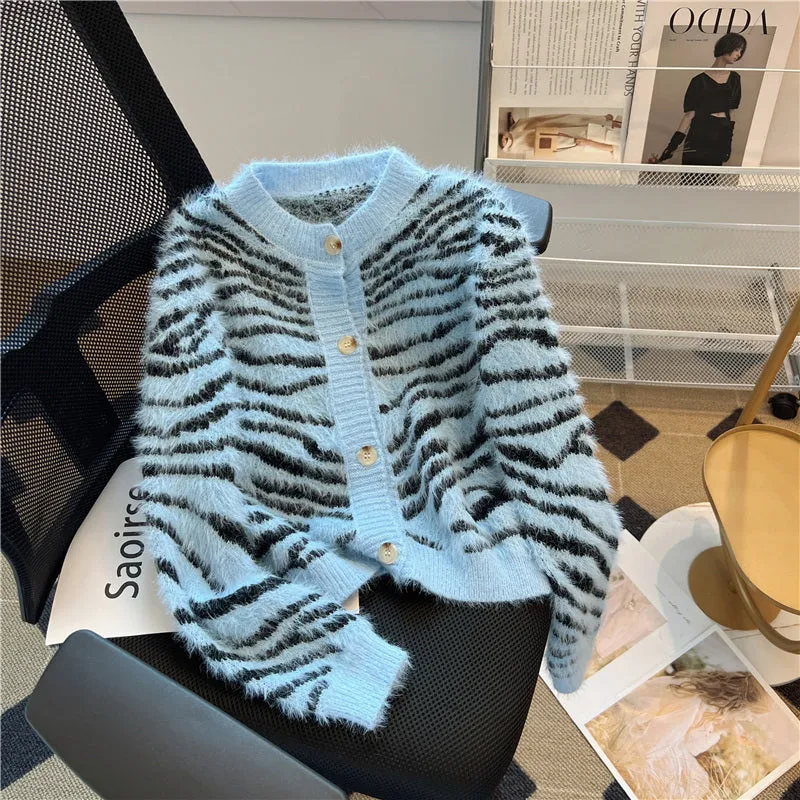 Zebra-stripe Embroidery Soft Cardigan