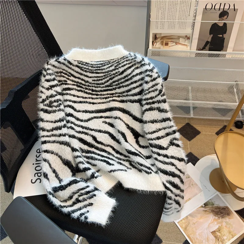 Zebra-stripe Embroidery Soft Cardigan